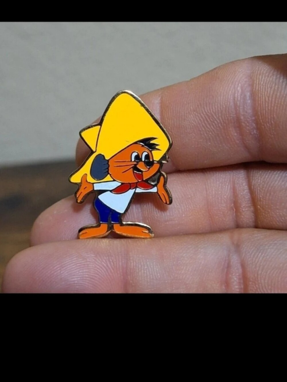 Super Cute Vintage 80s Speedy Gonzales Fastest Mouse In All Mexico Enamel Pin.